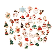 Vedhæng. Julemotiver. Emaljeret og forgyldt. 20 stk. forskellige 